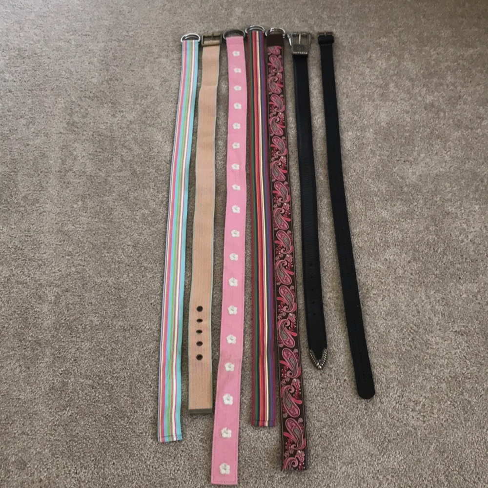 Bundle of 7 belts sz small